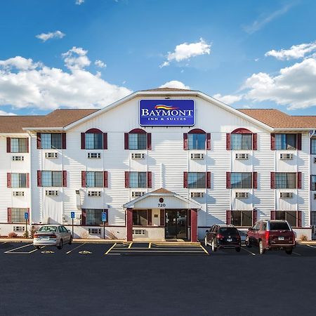 Baymont By Wyndham Cedar Rapids Hotel Bagian luar foto