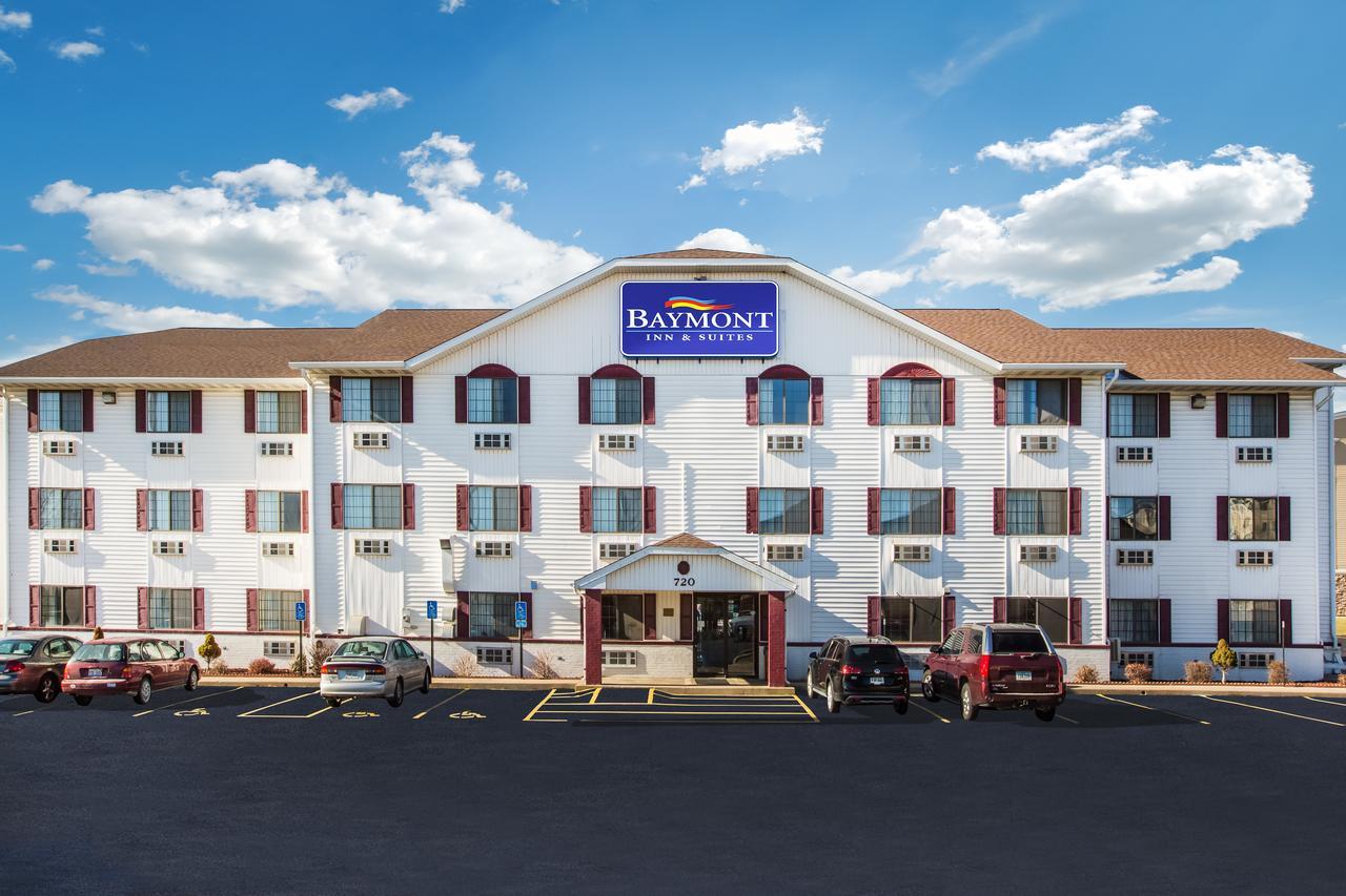 Baymont By Wyndham Cedar Rapids Hotel Bagian luar foto